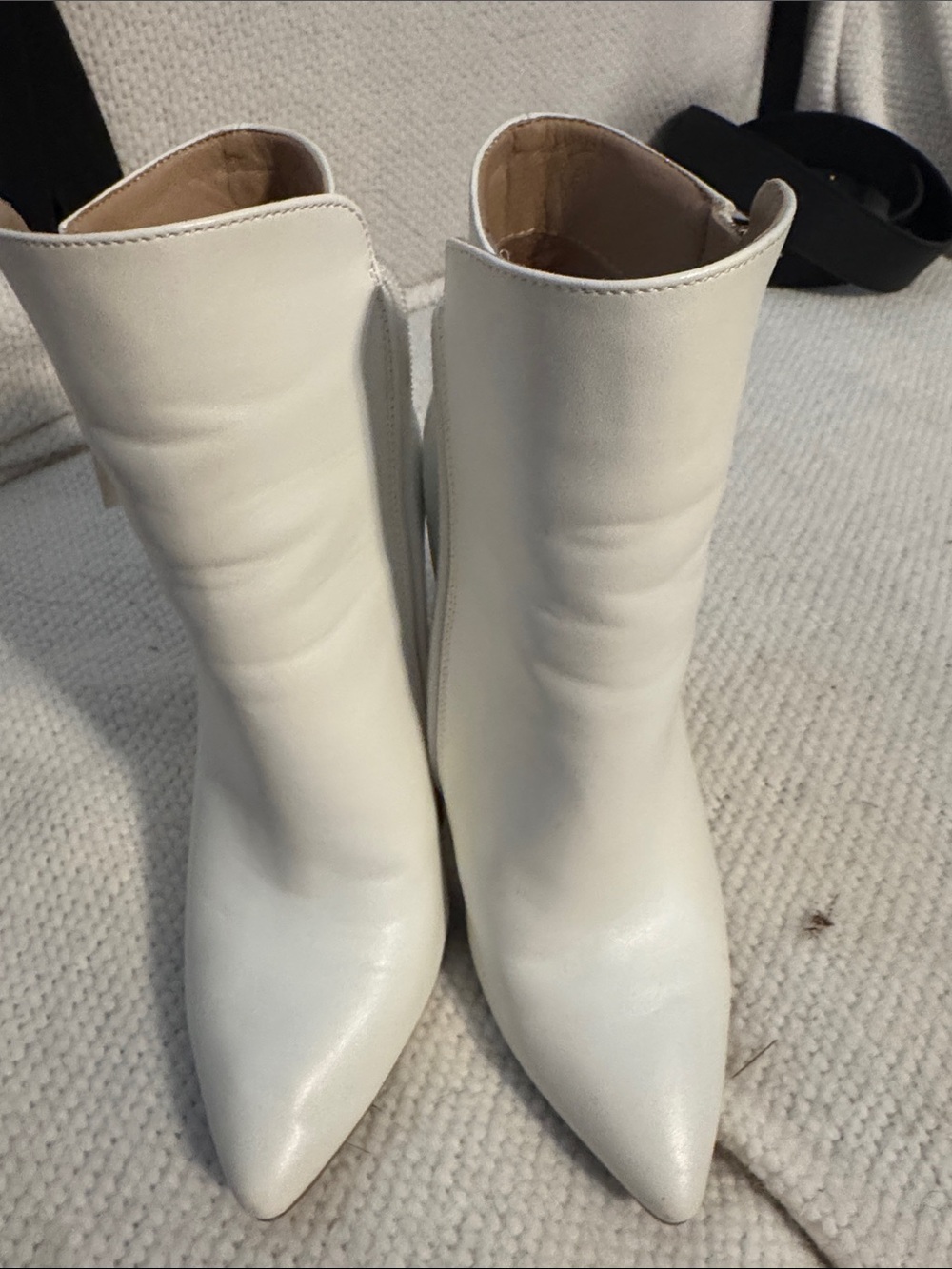 Women’s White Zip-Accent Pointed-Toe Ankle Boot - Picture 2 of 2